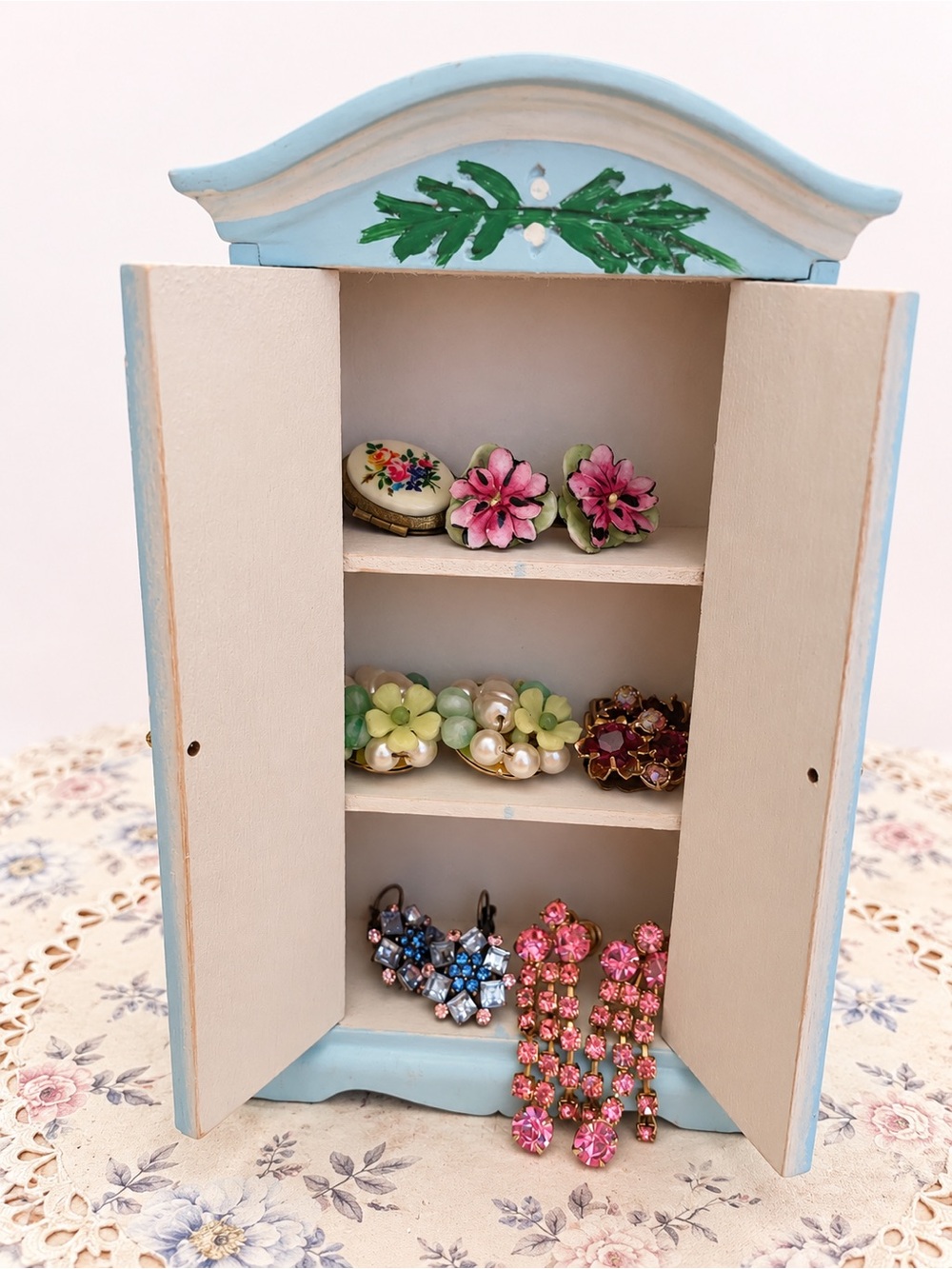 🫖🎀 Blue Miniature Wardrobe & Jewelry - Picture 5 of 10